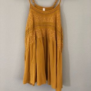 Mustard yellow top
